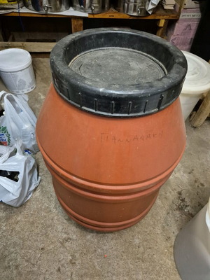 Barrel 200 liters like new