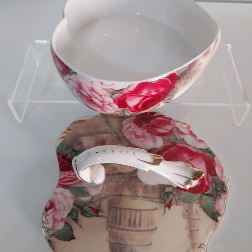 Trimar heart-shaped porcelain fondue pot