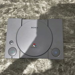 Sony PlayStation PS1 τσιπαρισμένο σαν καινούργιο με χειριστήριο και καλώδια