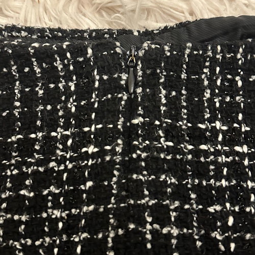 Checked skirt used, black and white, size L/XL