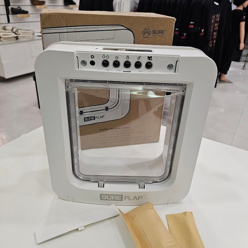 Sure Petcare SureFlap SUR101 μικροτσίπ πόρτα για γάτες και μικρά σκυλιά νέα, λευκή