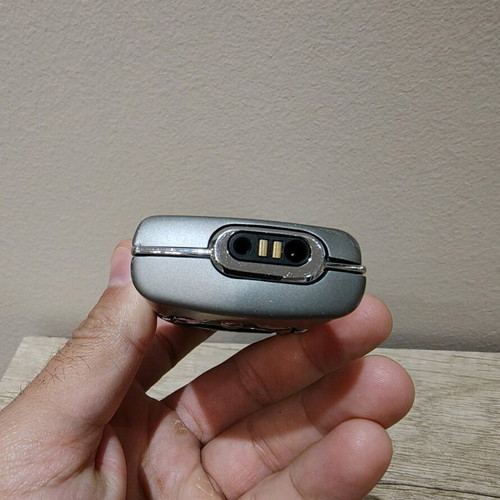 Nokia 8850 used without charger and battery, missing power button