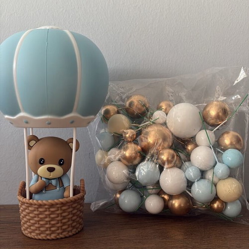 Cake decor with balloons, teddy bear, and hot air balloon like new