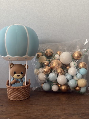 Cake decor with balloons, teddy bear, and hot air balloon like new