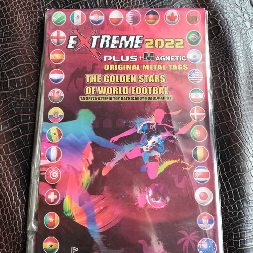Football and Brawl Stars tags like new, 920 pieces with albums