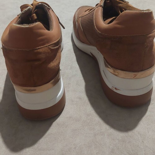 Women's sneakers with heel camel color like new, size 41