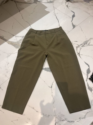 Zara khaki pants XL like new, straight fit, fabric