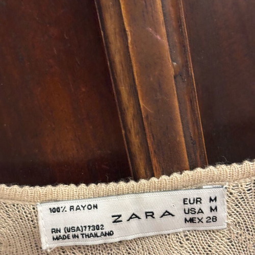 Top μπεζ Zara σαν καινούργιο με παγέτες και περλίτσες