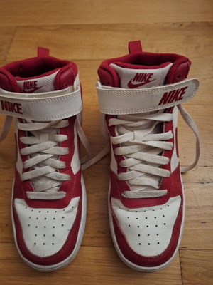 Nike kids sneakers size 38.5 like new white red
