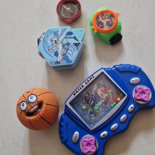 DC Super Heroes playmobil, kinder, dinosaurs, PJ Masks toy set