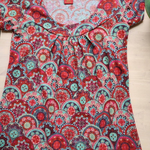 Warm short dress with short sleeves style Desigual like new, red, size M