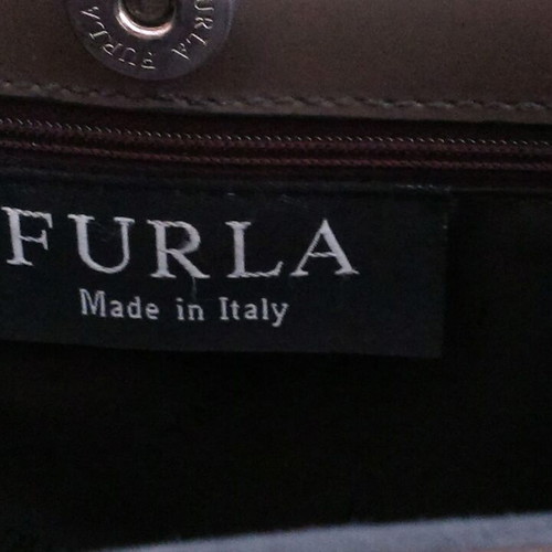 Women's luxury leather shoulder bag Made In Italia like new, taupe and beige