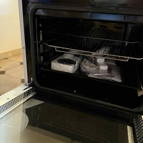 Muhler Kitchen Stove with 2 Gas and 2 Electric Burners new
