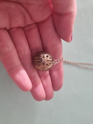 Sphere necklace used