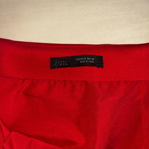 Zara skirt red like new unworn, size S