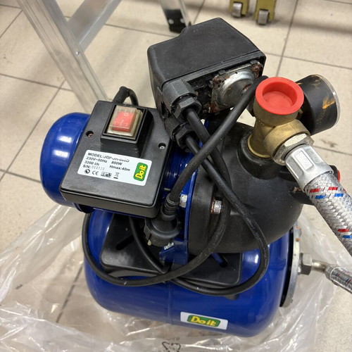 Water pressure pump 800W, 3200l/h, max 40m lift