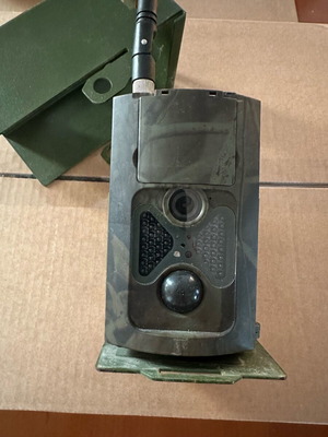Hunting camera like new with protective case