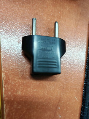Αντάπτορες πρίζας από 110v σε 220v πακέτο 10 καινούργιοι