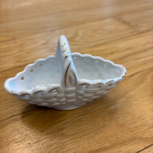 Small decorative porcelain basket like new