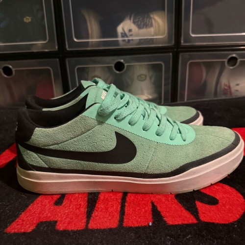 Nike SB Bruin Hyperfeel athletic shoes like new, turquoise, size 42 with box