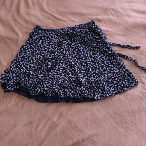 Skirt with ruffles and ribbon, dark blue with white flowers, like new