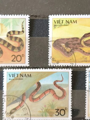 Vietnam 1988 snake stamp set like new