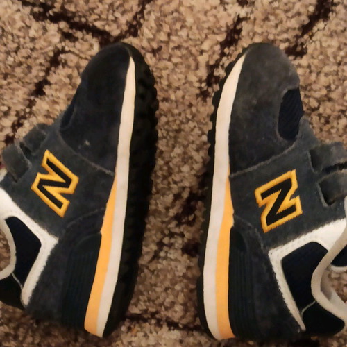 New Balance baby shoes size 21 like new, barely worn