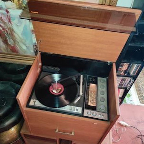 Philips στερεο ραδιογράμμα Model RF71PHILIPS3 μεταχειρισμένο, ξύλινη θήκη