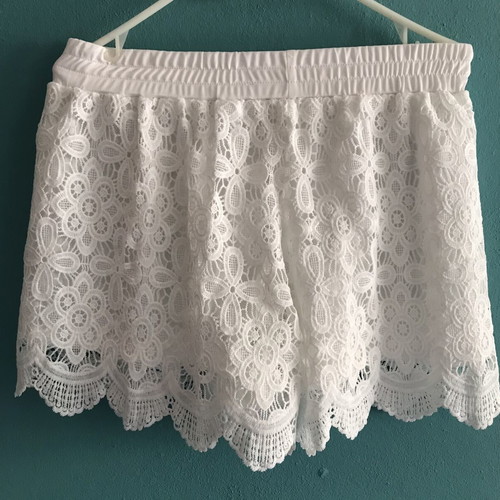 White shorts with lace and inner lining, new, size L/XL
