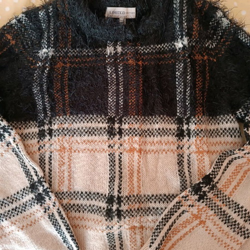 M&S checked sweater size M like new