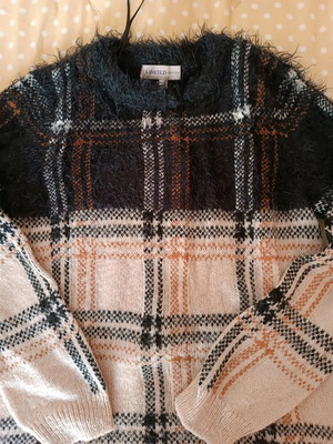 M&S checked sweater size M like new