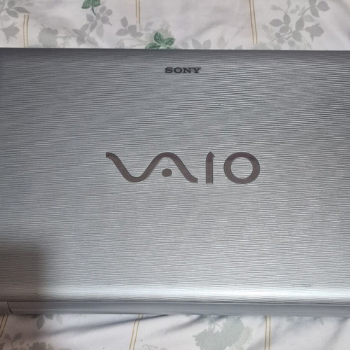 Sony Vaio PCG-7182M laptop used, screen black, no charger or memory