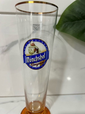 Чаша за бира Mönchshof Original Pils нова, елегантна