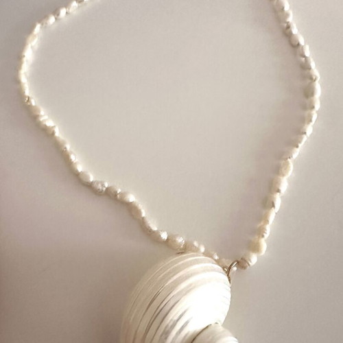 Handmade necklace with natural freshwater pearls and shell