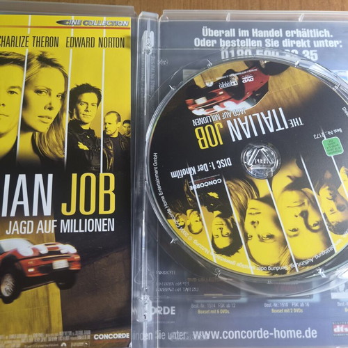 The Italian Job 2DVD set like new, action heist thriller