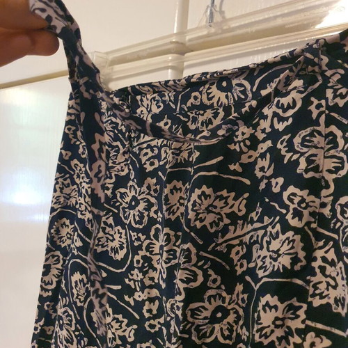 Skirt black with white patterns like new