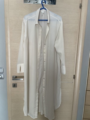 H&M макси риза рокля като нова, прозрачна, размер medium oversized