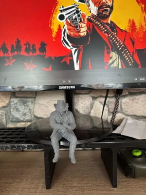 Arthur Morgan Sitting Statue new
