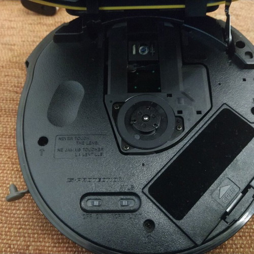 Sony D-SJ15 portable CD player used