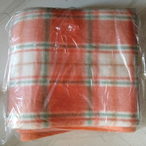 Vintage Omega wool blanket double size, new in nylon