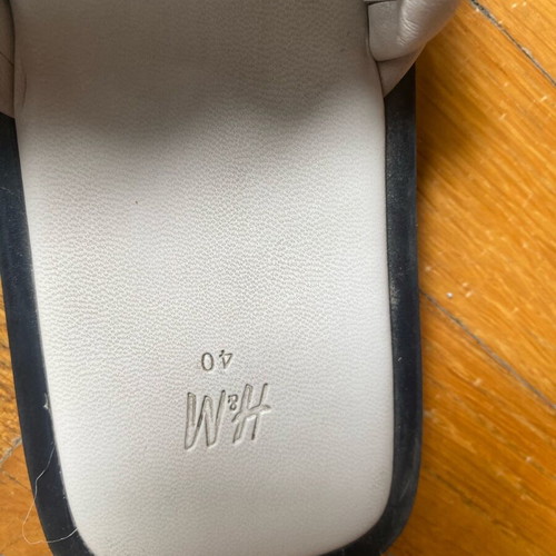Hm sandals gray like new, size 40