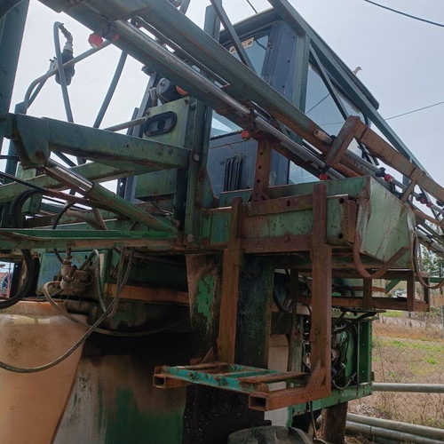 John Deere sprayer used for spare parts