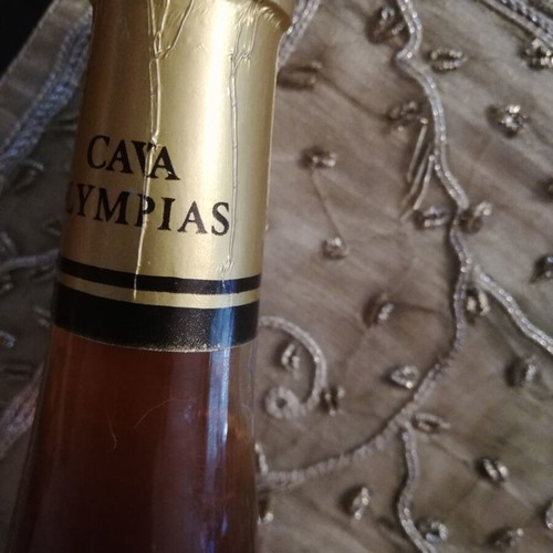Collectible wine bottle 1976 like new