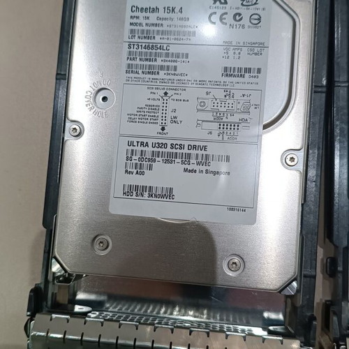Seagate Cheetah ST3146854lc 15k 146GB Ultra 320 SCSI drive used with DELL tray