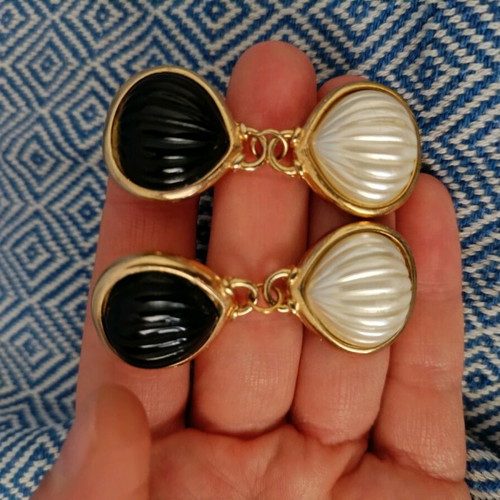 Italian vintage clip earrings in excellent condition