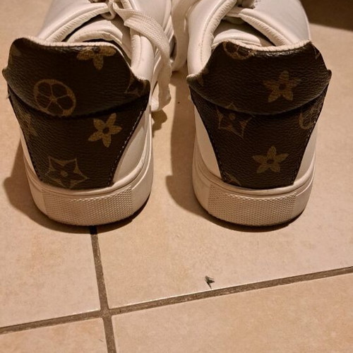 Louis Vuitton white sneakers size 38 like new