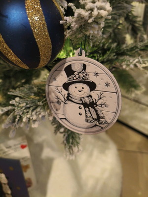 3D Christmas ornaments like new