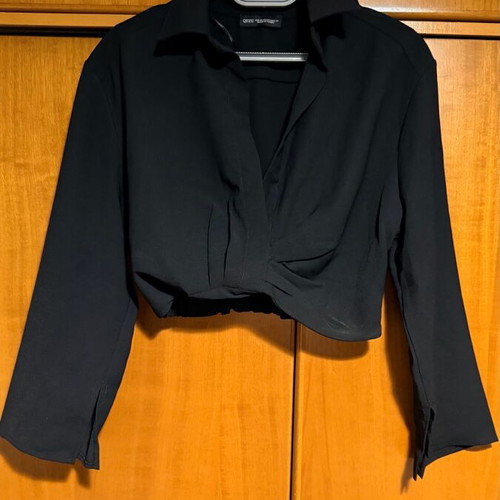 Crop blouse like new, size S, black