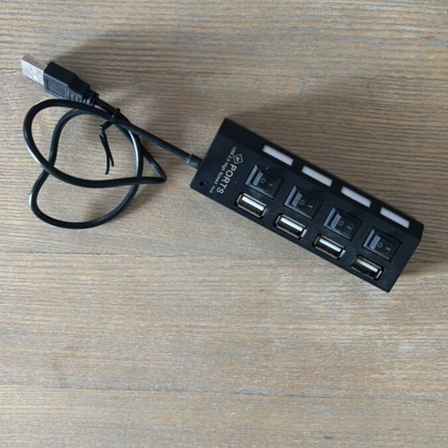 USB hub with 4 ports