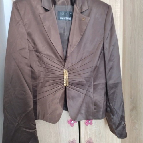 Lacrima satin jacket like new, brown, crystal clasp closure